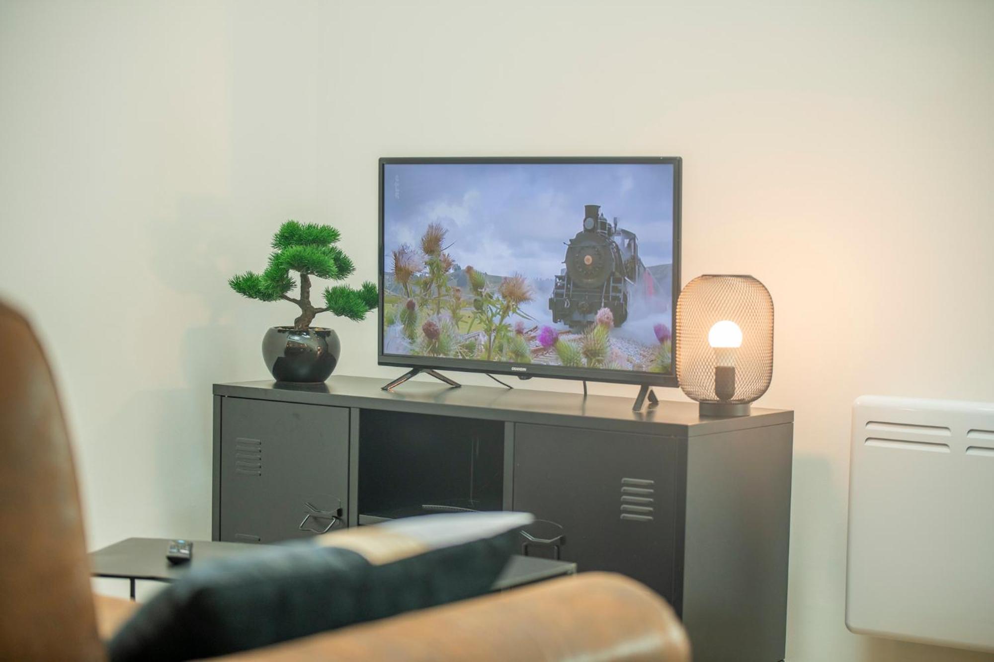 Kasa Factory - Au Calme - Tv & Wifi Apartment Saint-Quentin  Bagian luar foto